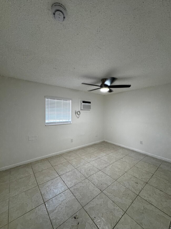 Photo - 3435 Hi St Unit 3435