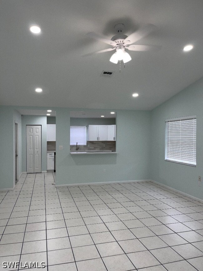 9044 Tangelo Blvd