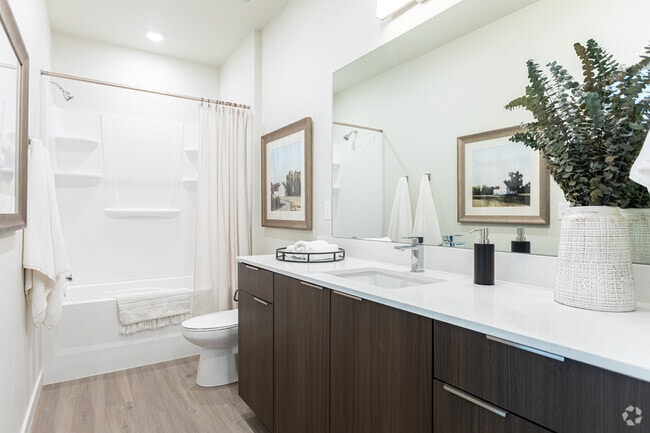 3BR, 2BA - 1,944SF - Primary Bathroom