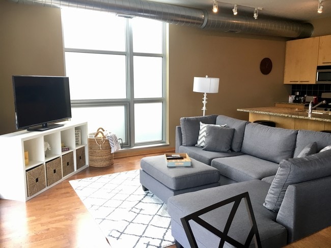 Building Photo - 1211 Lagoon Ave Unit 207