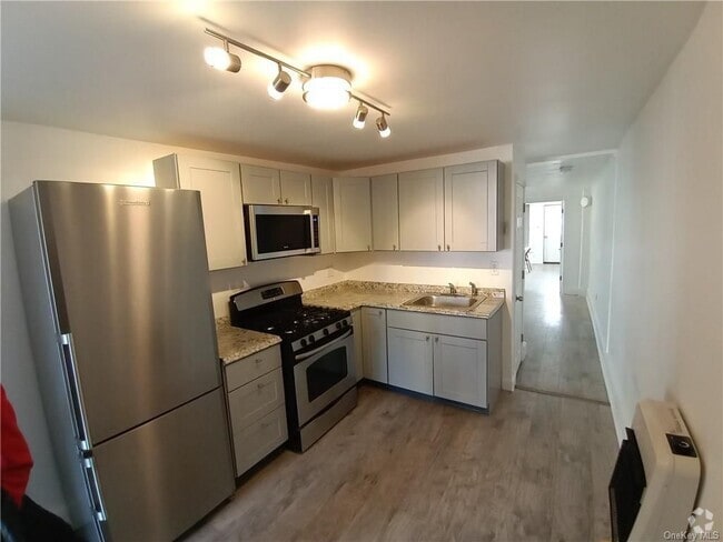 Building Photo - 11-15-15 W Main St Rental