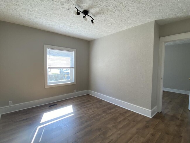 Photo - 305 First St #1