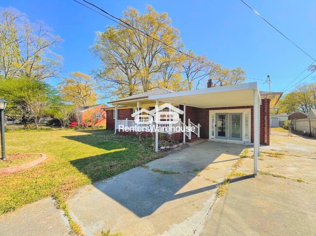 Photo - 712 Woodstock Rd