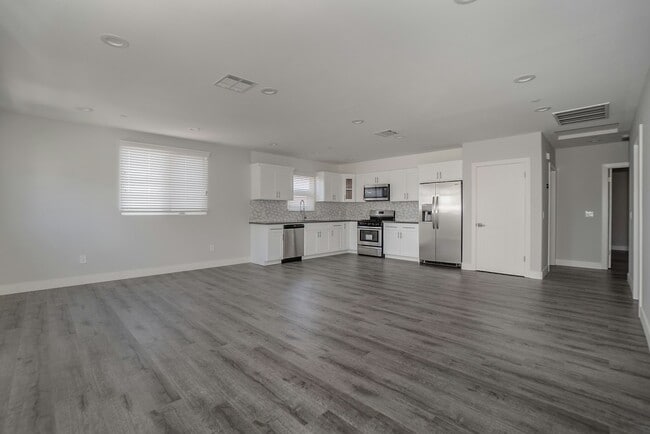 Photo - 3915 Brighton Ave Unit 3915 1/2