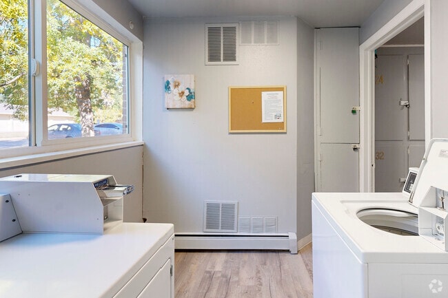 Cuarto de lavado - 10th Street Square Apartments