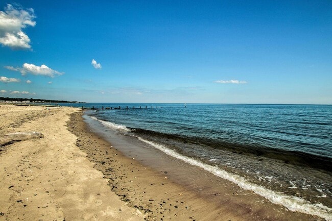 Photo - 22 West End Dr