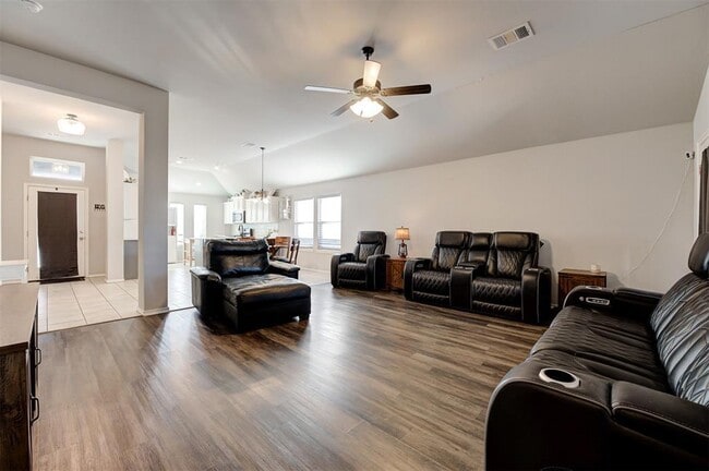 Photo - 465 Compass Dr