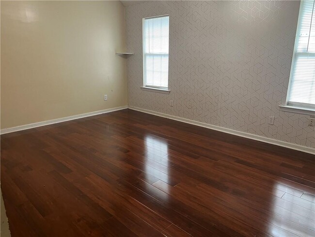Photo - 400 Gresham Dr