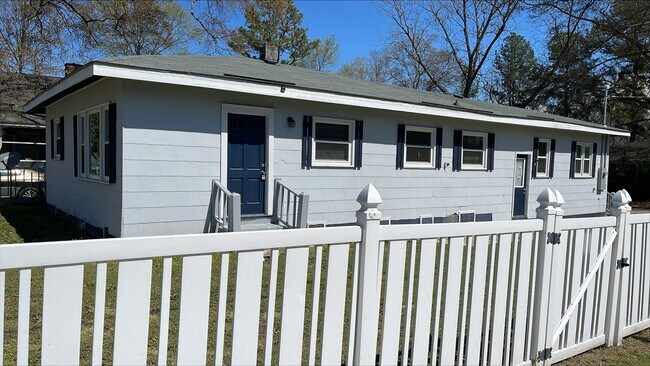 Photo - 111 Fairview Ave SW