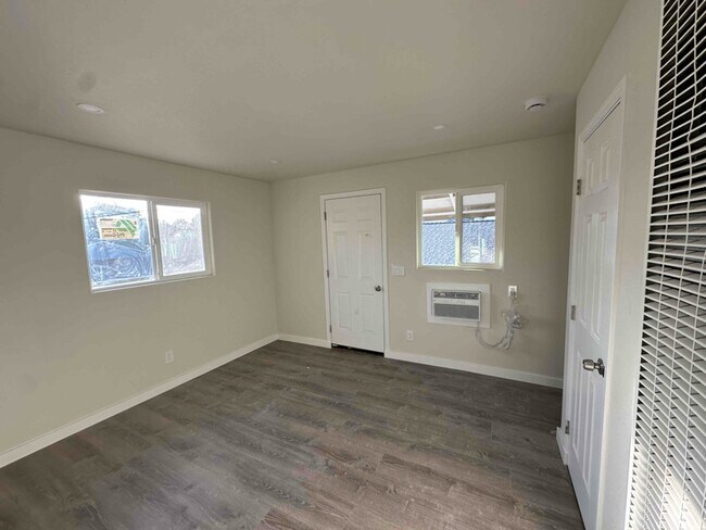 Photo - 1211 Center Ln Unit 4