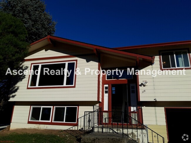 Building Photo - Updated 4 Bed on Cul de Sac, Fenced Yard, ... Rental
