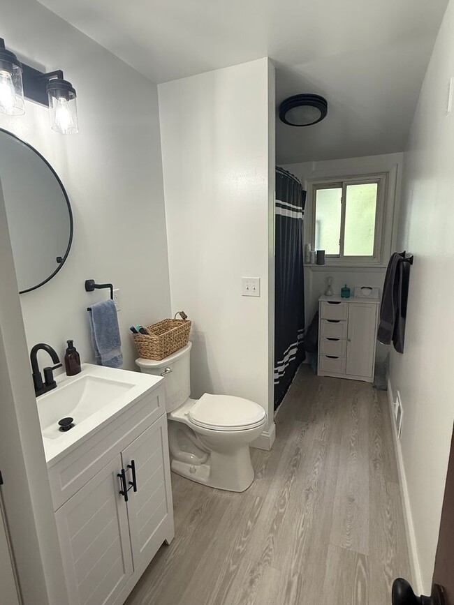 Photo - Three Bedroom / 1.5 Bathroom House AVAILAB...