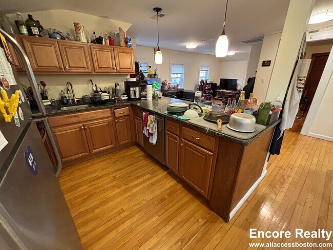 Photo - 34 Bentley St Apartments Unit 3