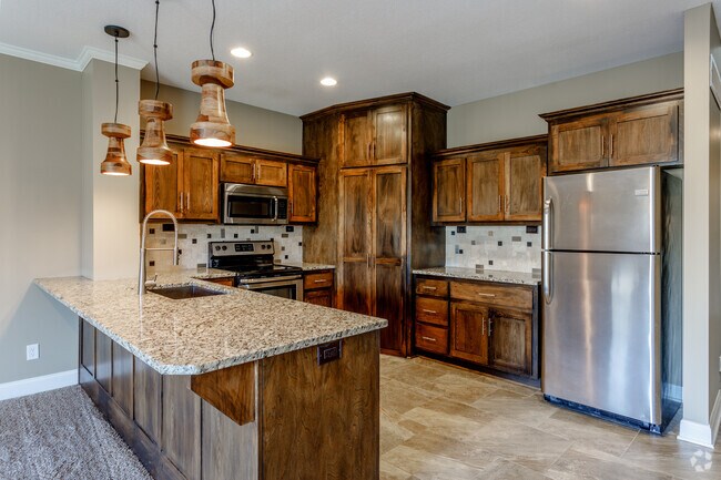 2BR, 2.5BA - Parker - Jamestown Villas