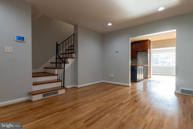 Photo - 306 35th St NE Casa Adosada