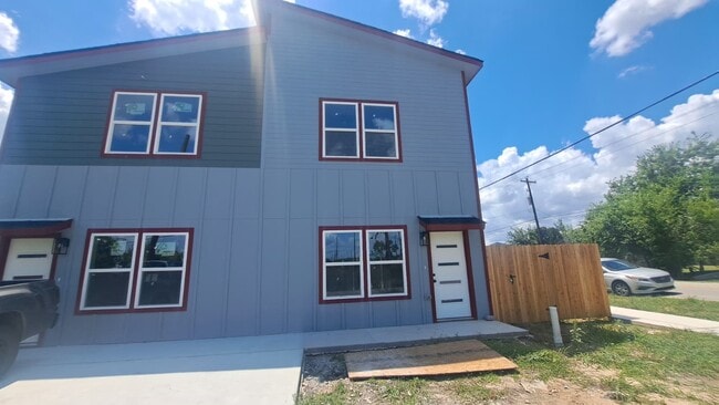 Photo - 9806 Fillmore St Unit B