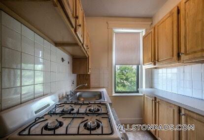 Building Photo - 1152 Commonwealth Ave Rental