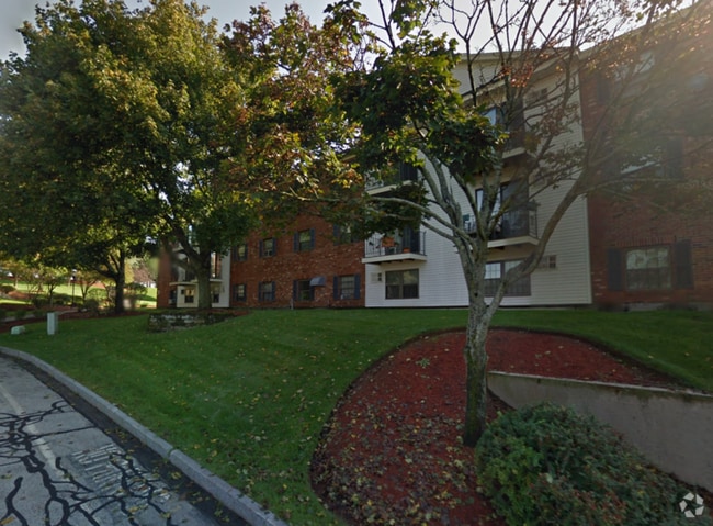 Building Photo - 1 Bristol Ct Unit 271 Rental
