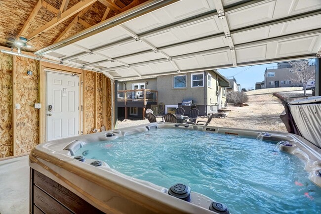 Photo - 2022 Woodburn St Unidad The Scholar Downstairs #2