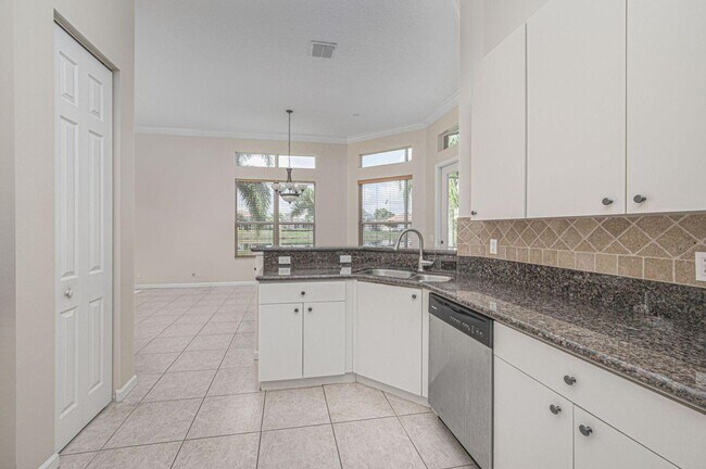 Photo - 137 NW Magnolia Lakes Blvd