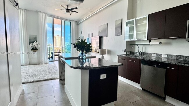 Photo - 3029 NE 188th St Unit 902