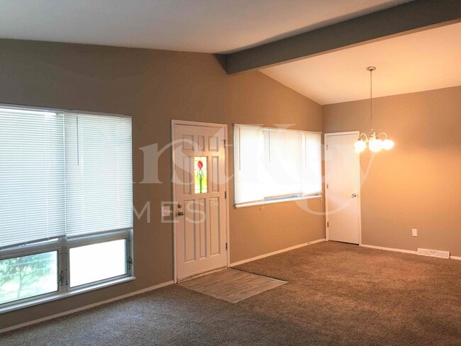 Photo - 2560 Pheasant Dr