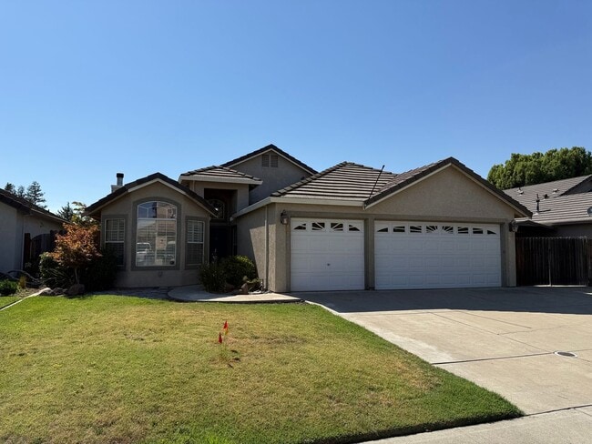 4-bedroom Single Story home in Ripon! - 4-bedroom Single Story home in Ripon!