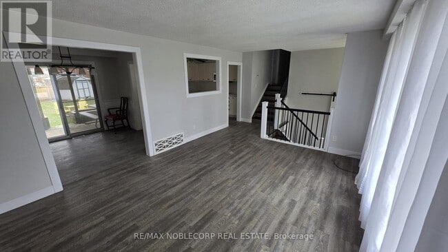 Photo - 17 Larkdale Crescent