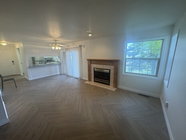 Photo - 983 Grindelwald Ln