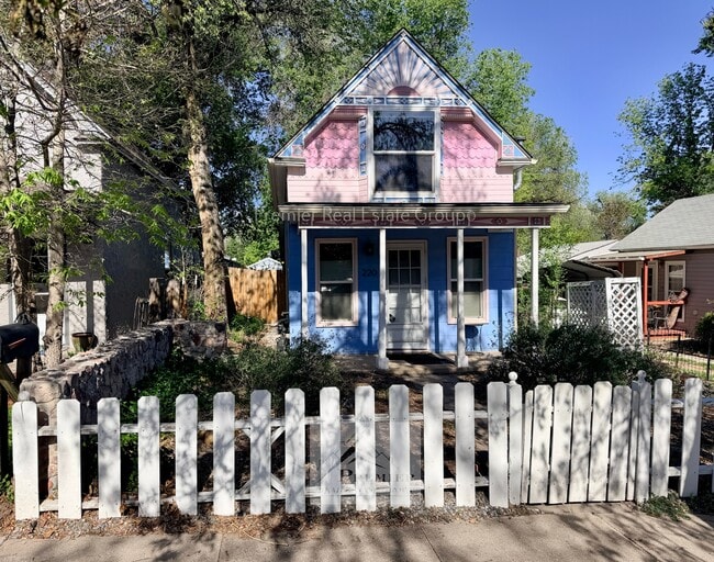 Photo - 220 Willow St