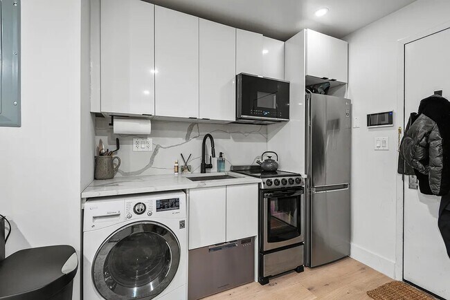 Photo - 241 W 75th St Unit 3