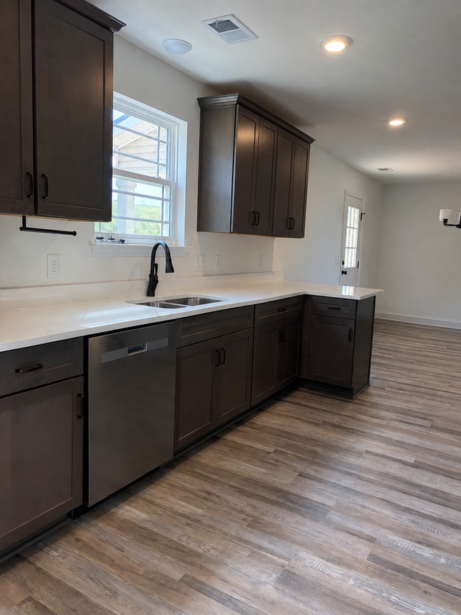 1118 Addler Dr