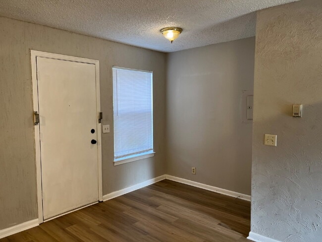 Photo - 2 Bedrooms 1 1/2 Baths Townhouse Minutes To Downtown Nashville, Tn