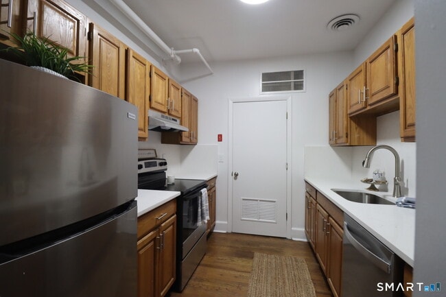 Photo - 187 Bank St Unit 302