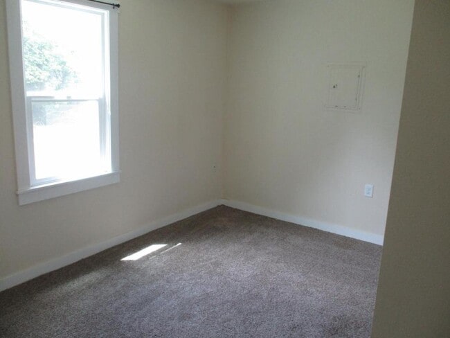 Photo - 137 W Yellowstone Ave