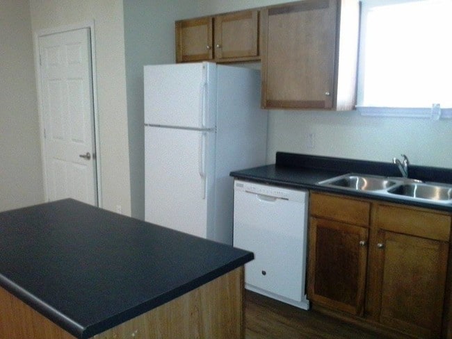 Sunflower Estates - Sunflower Estates Apartments
