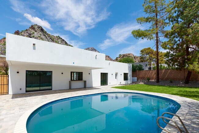 Photo - 2423 E Lincoln Cir