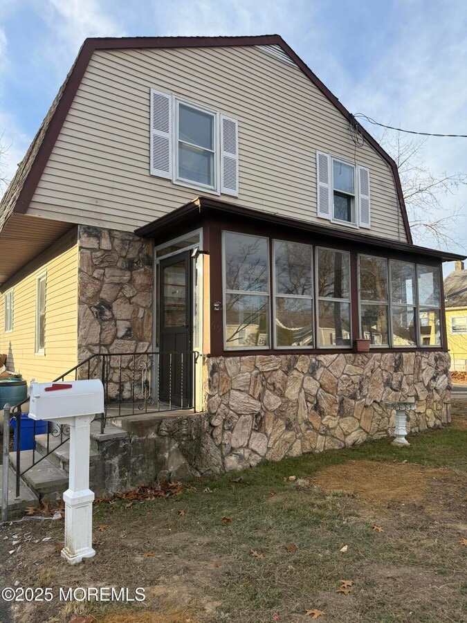 Photo - 69 George Ave