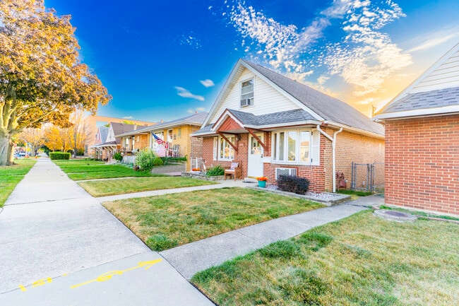 Photo - 6046 S Melvina Ave