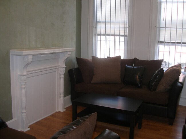 Photo - 930 French St