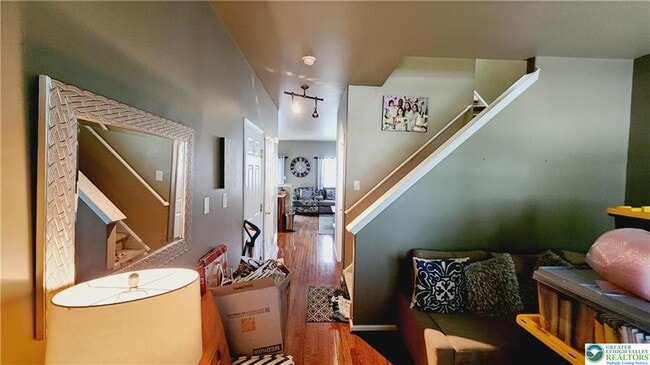 Photo - 1140 Tudor Dr