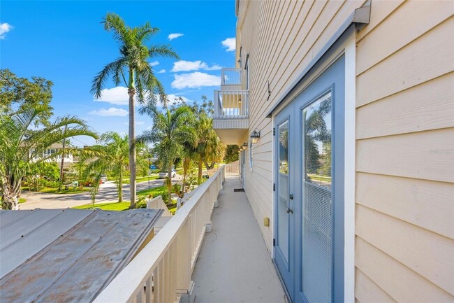 Photo - 1902 Arrowhead Dr NE