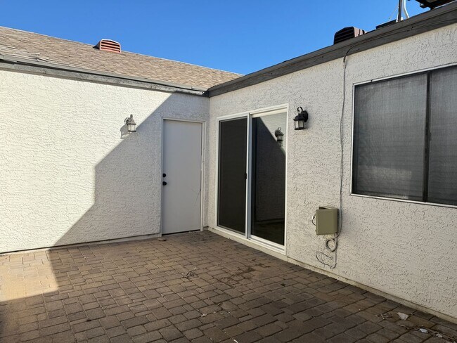 Photo - Chandler Blvd./Gilbert Rd, Patio home, 3 b...