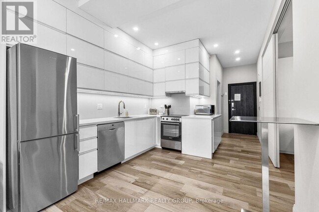 Photo - 201 MacLaren St Unit 2