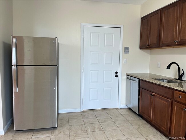 Photo - 400 Jericho Tpke Unidad 4