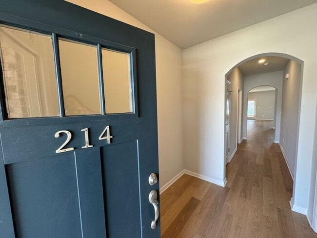 Photo - Spacious home with a fence, in PRIME location with a move in special