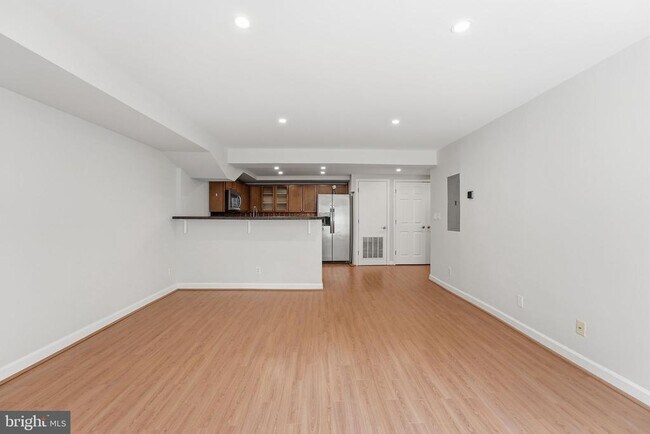Photo - 1329 N Van Dorn St