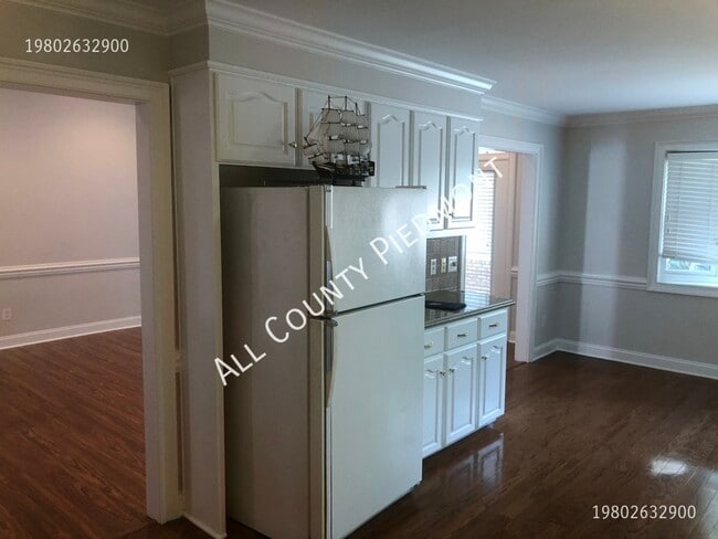 Photo - 509 Scarboro Ln