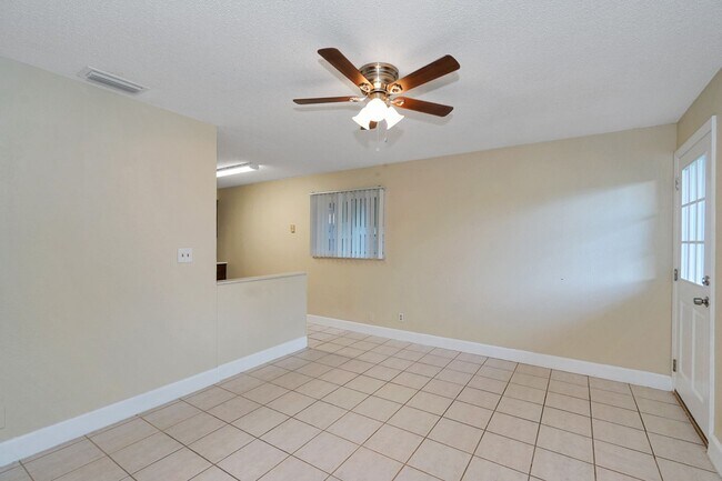 Photo - 2716 SW 46th St Unidad #2