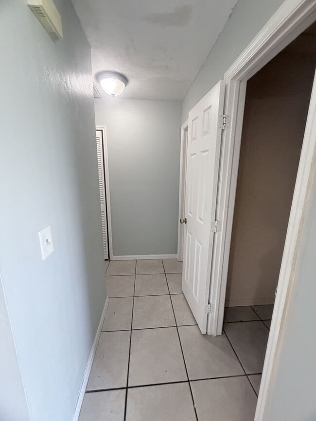 Photo - 708 SE 47th St Unit 708 SE 47th St #2